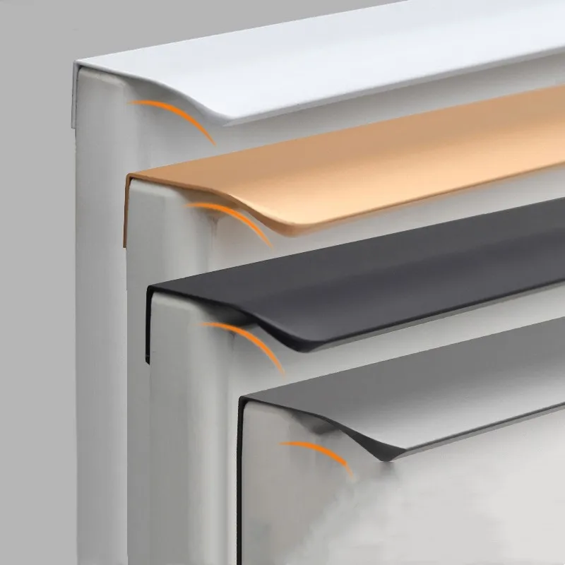 Restoration Hardware Furniture Used - Gabinete de cocina dorado, puerta de