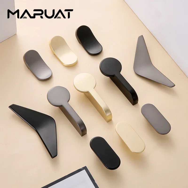 Manija sólida de aleación de Z - Restoration Hardware Furniture Used reseña y precio